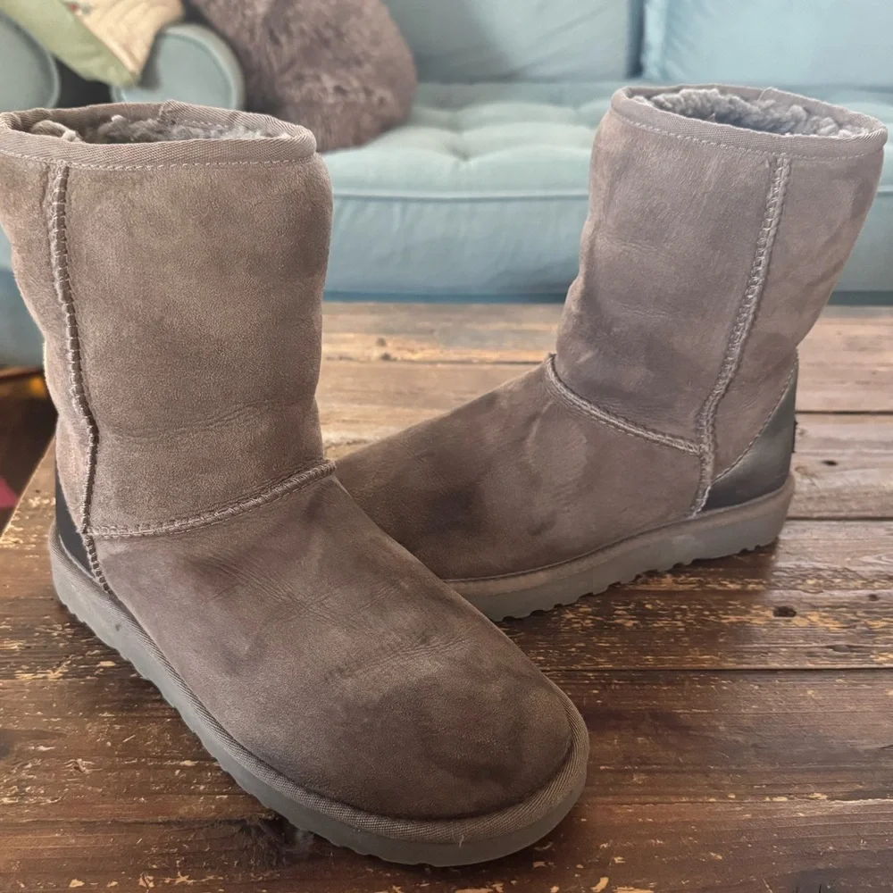 UGG Women's Classic Short II Metallic Winter Boot
